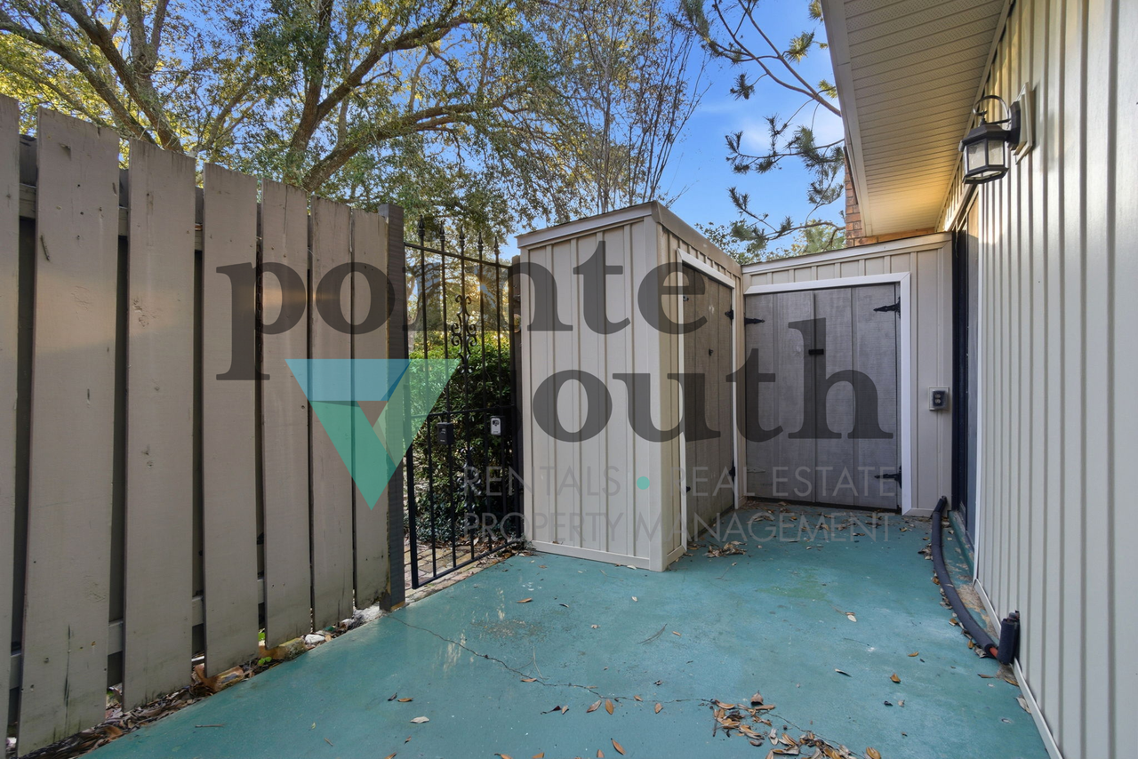 4822 Huron Dr - Photo 2 of 45