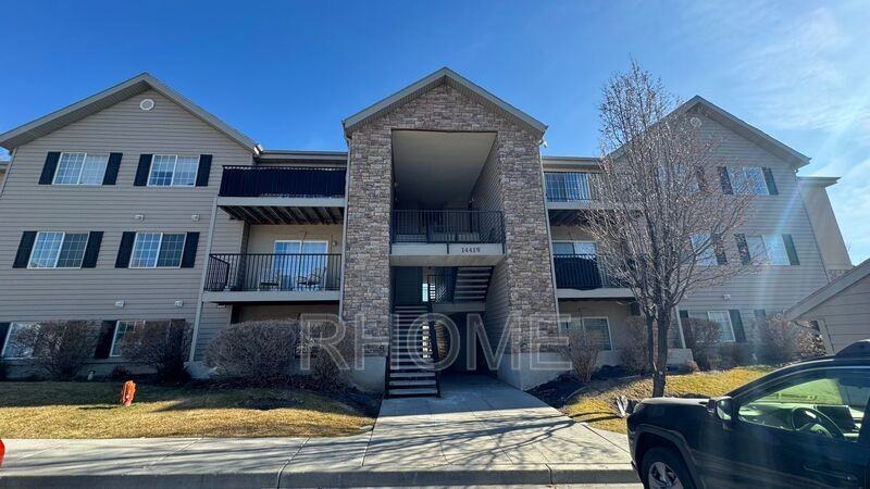 1441 Westbury Way #D - Photo 3 of 15