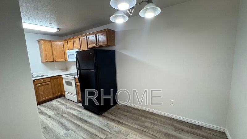 1441 Westbury Way #D - Photo 5 of 15