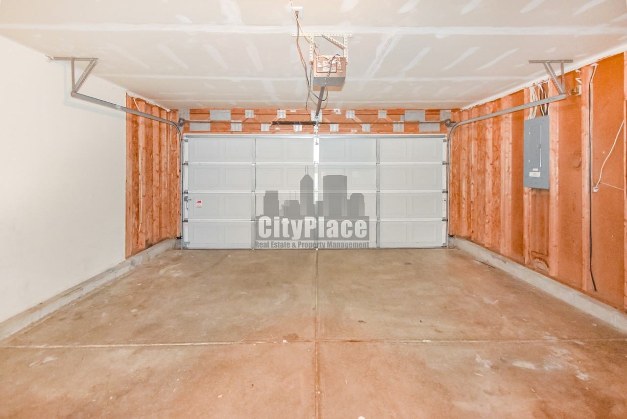 11324 Roundwood Ct - Photo 5 of 32