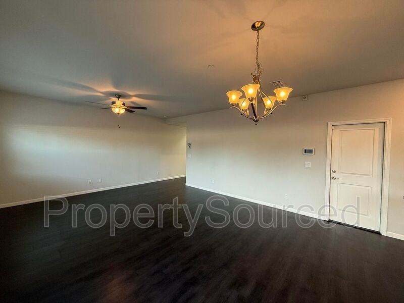 709 Ephesus Ave - Photo 6 of 45