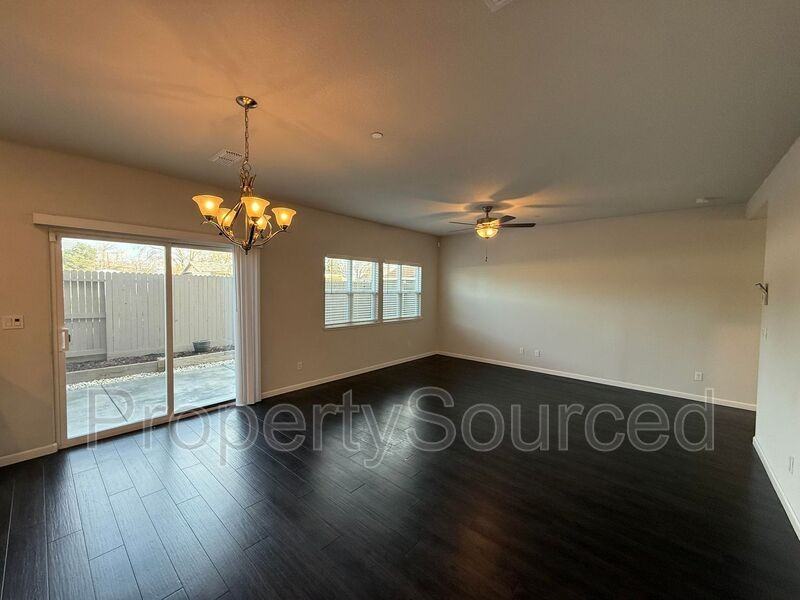 709 Ephesus Ave - Photo 7 of 45