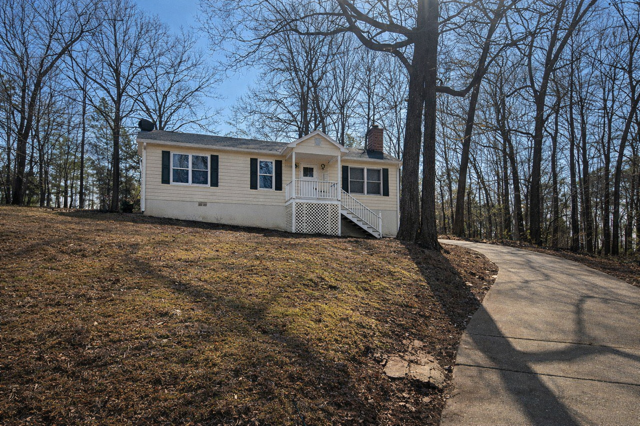 218 Poplar Point Dr - Photo 2 of 16