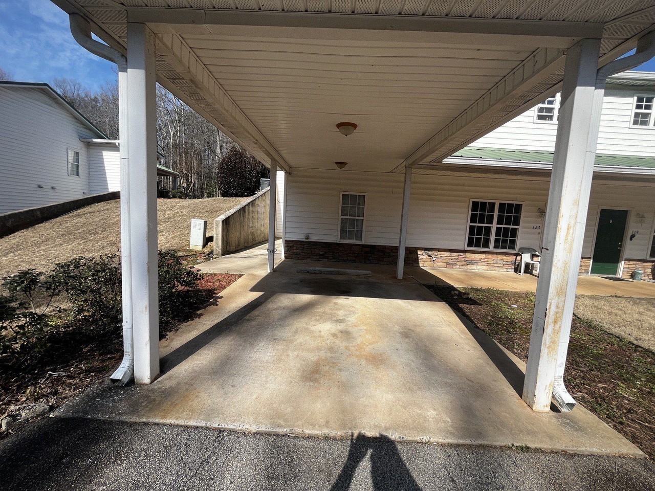 123 Kaiser St - Photo 2 of 18