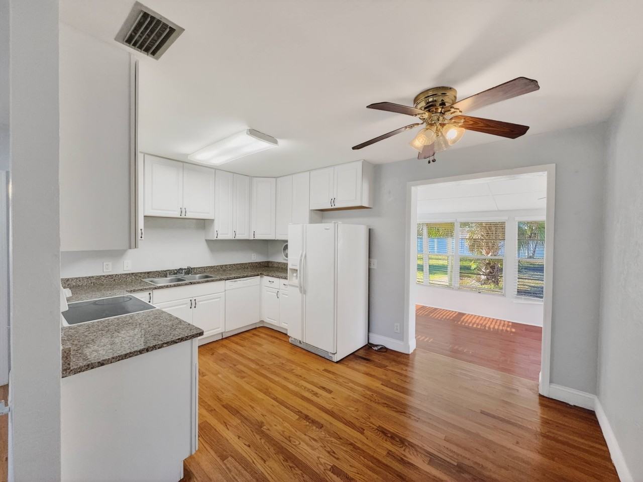 632 Tarragona Way - Photo 3 of 12