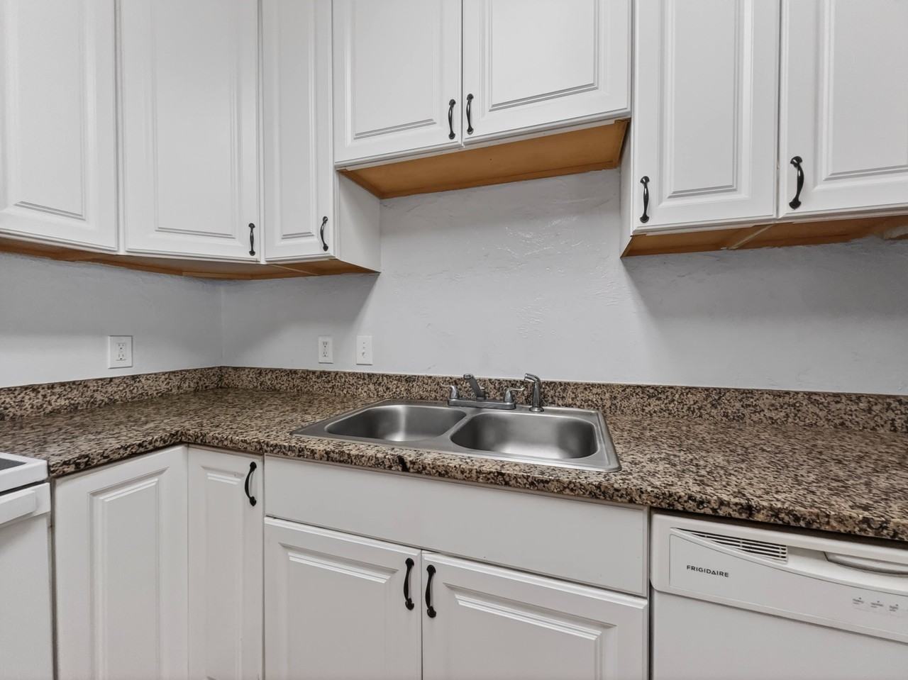 632 Tarragona Way - Photo 4 of 12