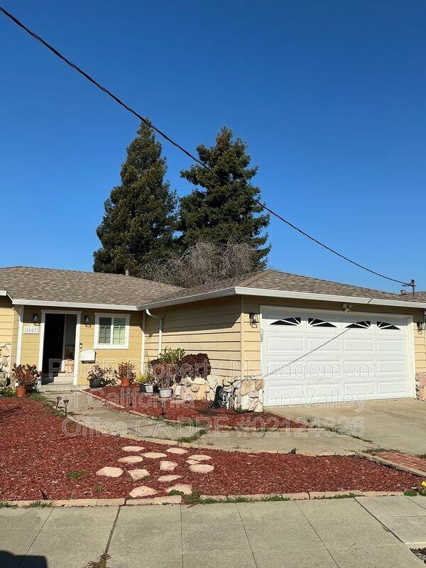 2607 Erskine Ln - Photo 3 of 31