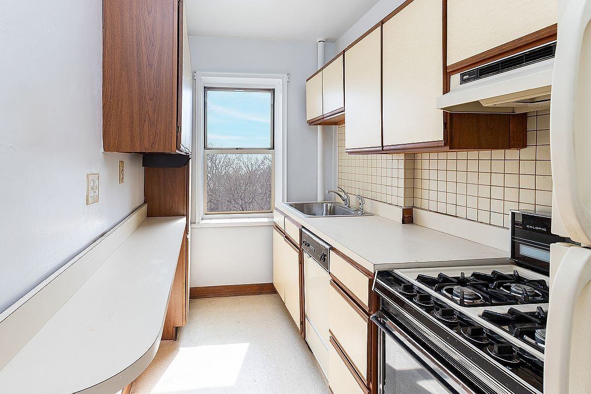 5400 Netherland Ave #B42 - Photo 5 of 10