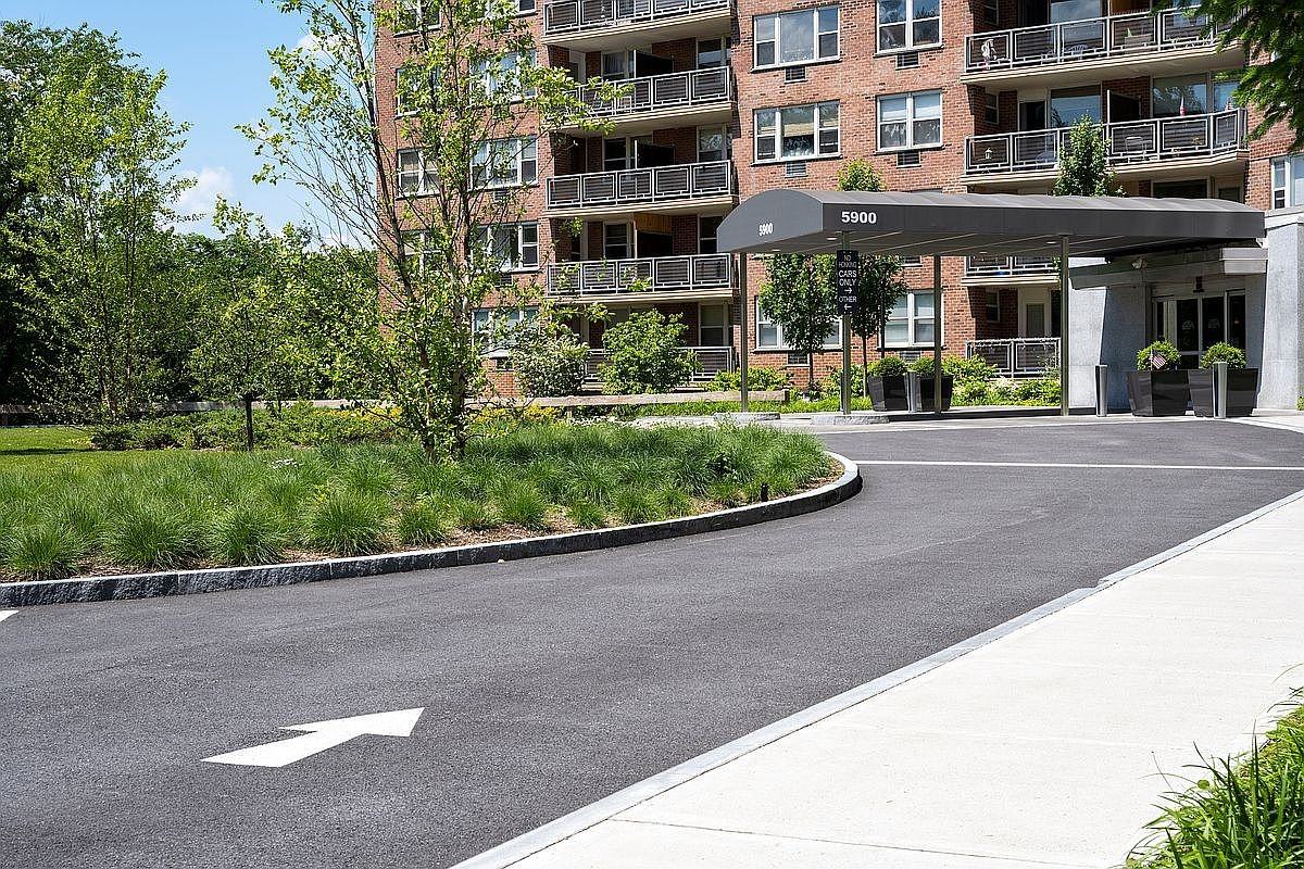 5900 Arlington Ave #18T - Photo 6 of 8