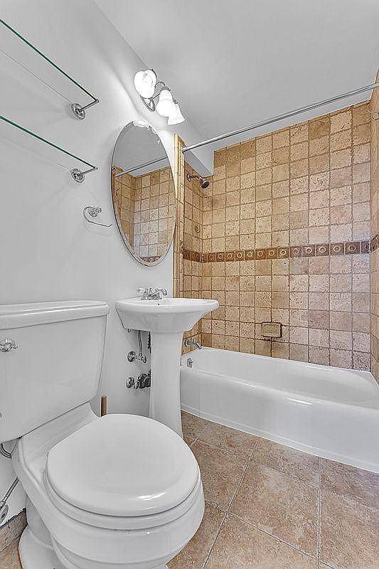 5900 Arlington Ave #18T - Photo 7 of 8