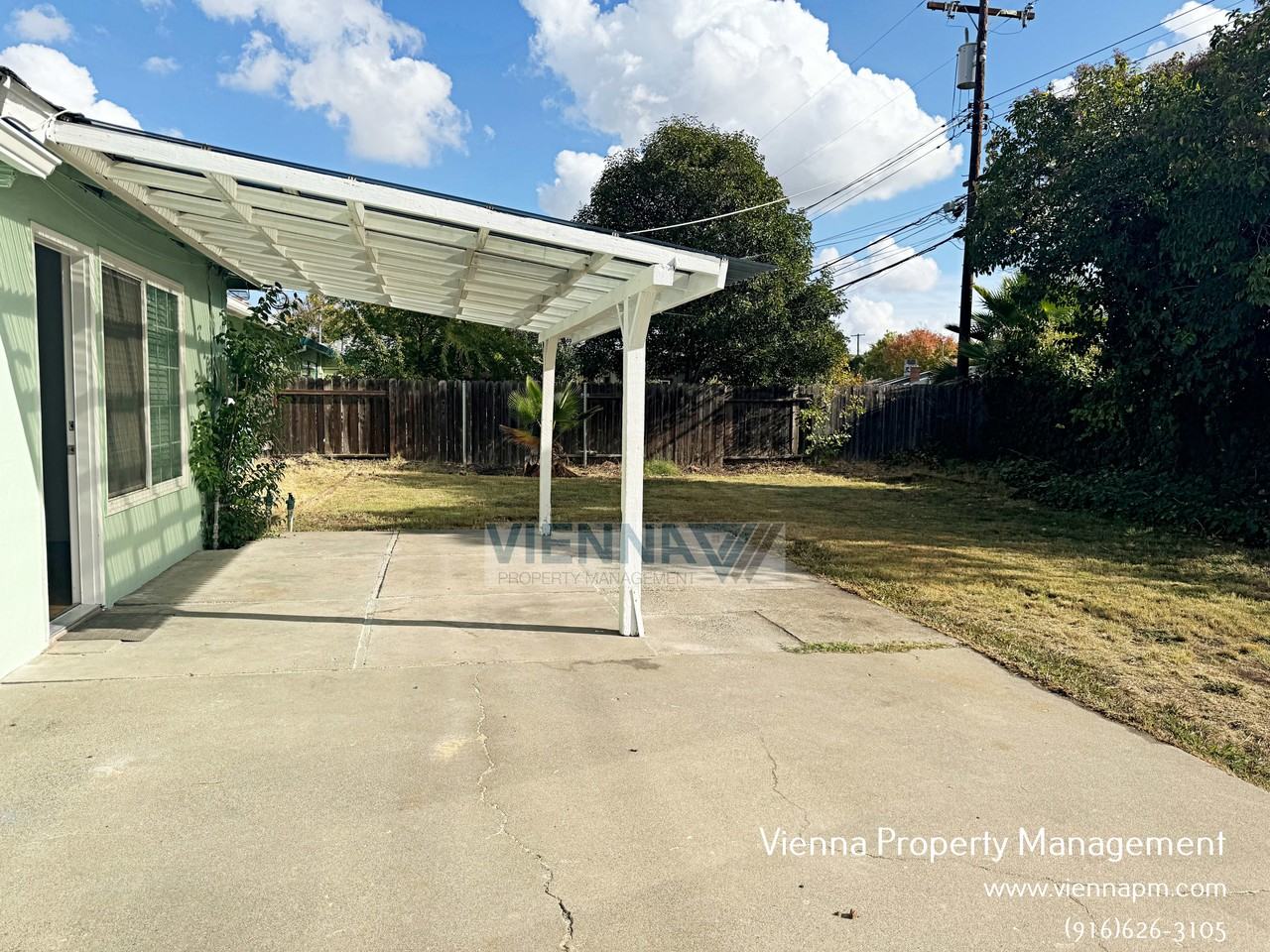 1133 Amberwood Rd - Photo 2 of 22