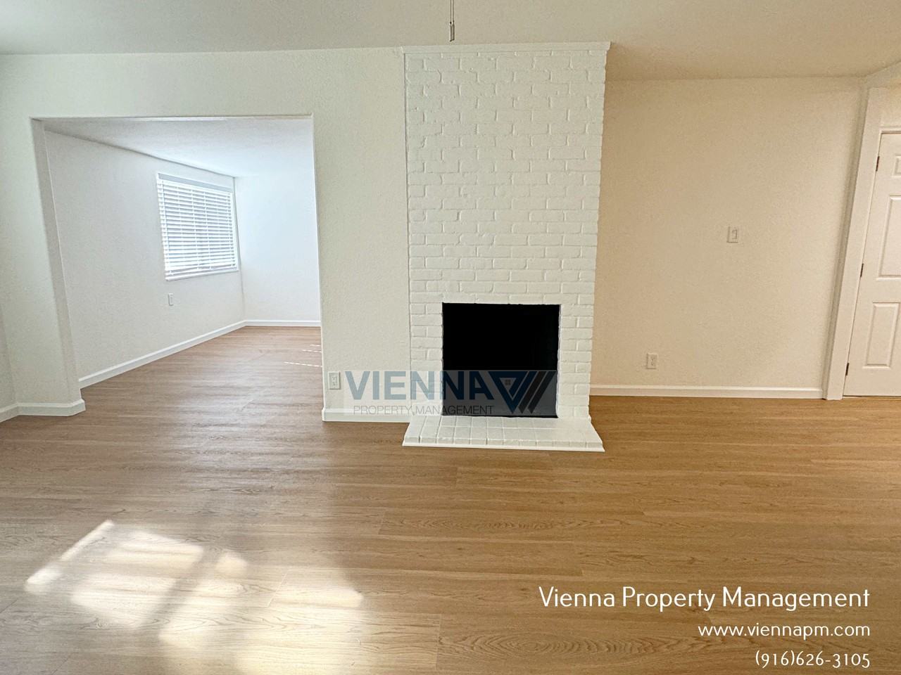 1133 Amberwood Rd - Photo 5 of 22