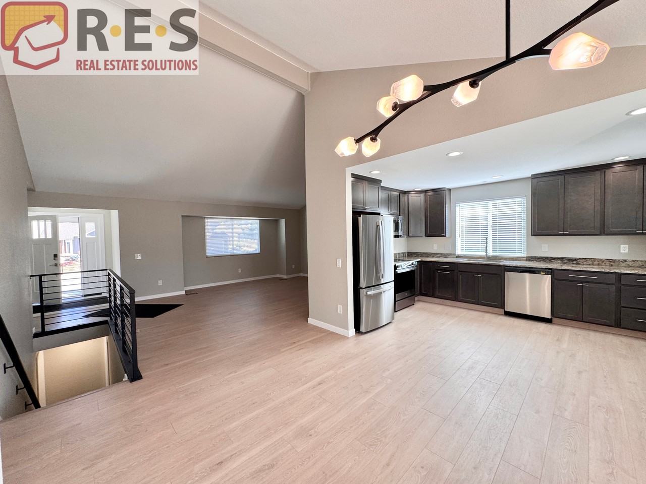 7731 S Spruce St - Photo 4 of 25