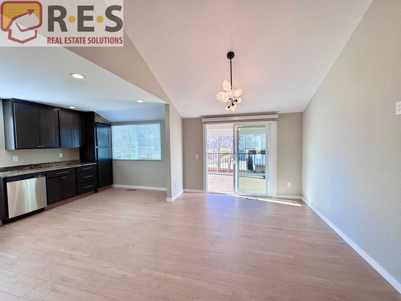 7731 S Spruce St - Photo 5 of 25