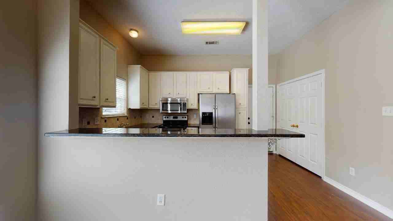 1623 Park Pl - Photo 3 of 19