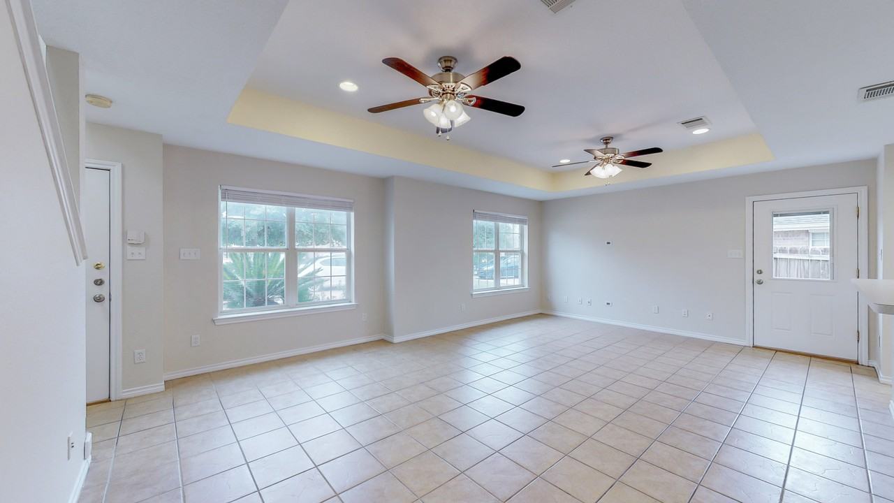 3771 Oldenburg Ln - Photo 3 of 35