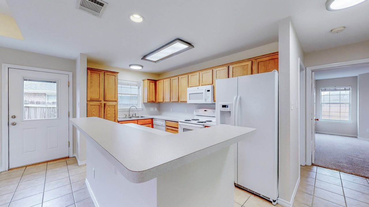 3771 Oldenburg Ln - Photo 5 of 35