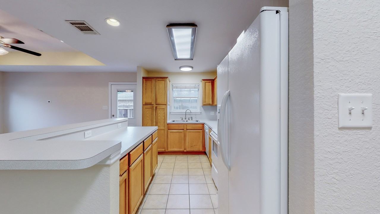 3771 Oldenburg Ln - Photo 6 of 35