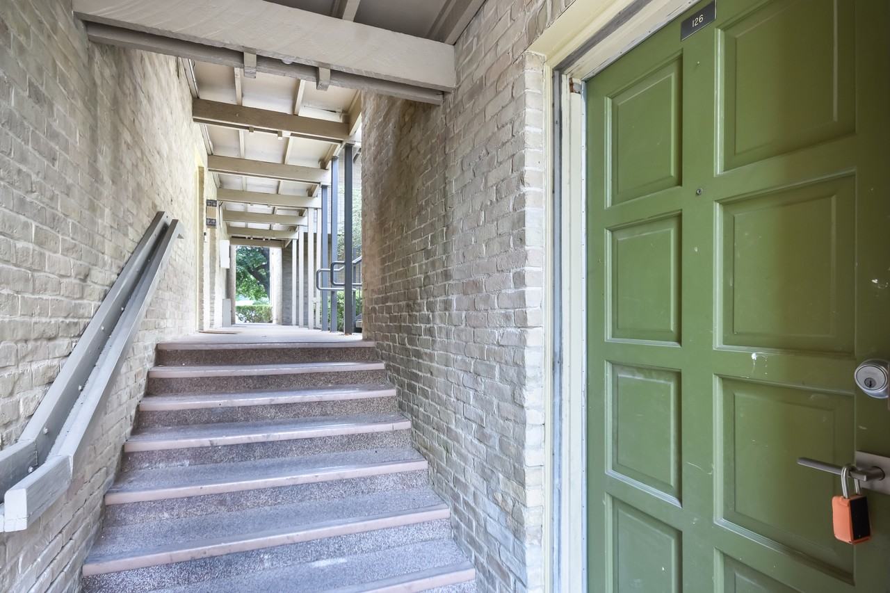 3431 N Hills Dr - Photo 6 of 31