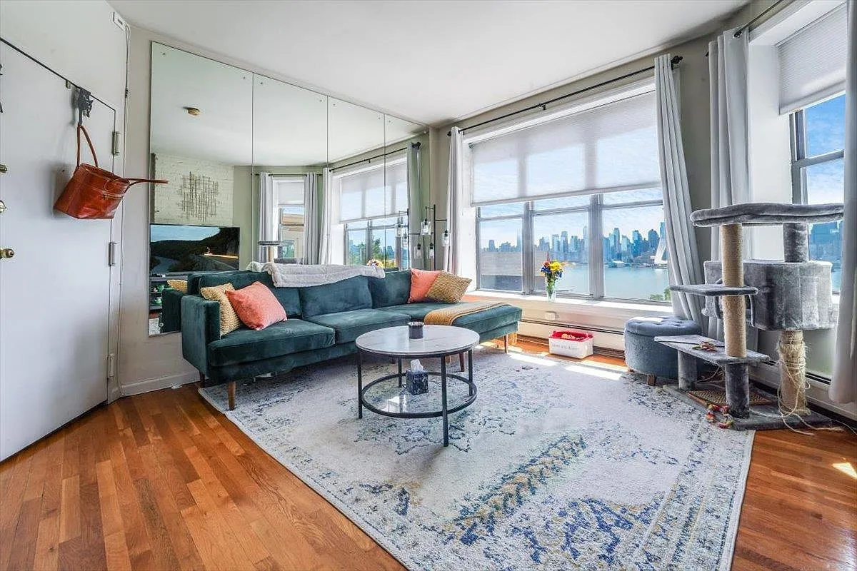 963 Boulevard E - Photo 5 of 16