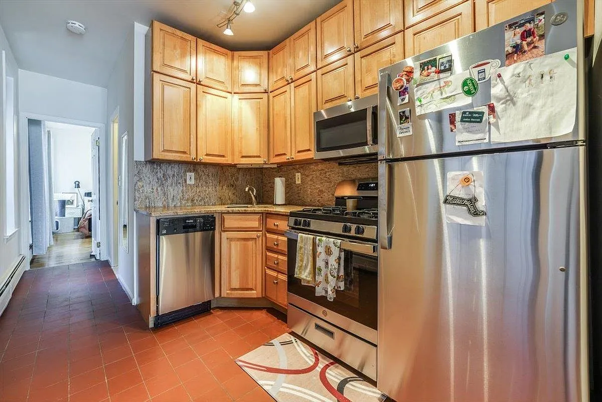 963 Boulevard E - Photo 6 of 16