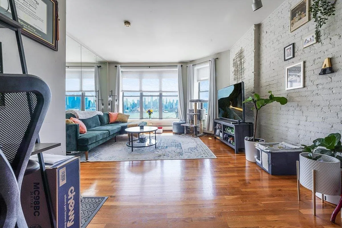 963 Boulevard E - Photo 7 of 16