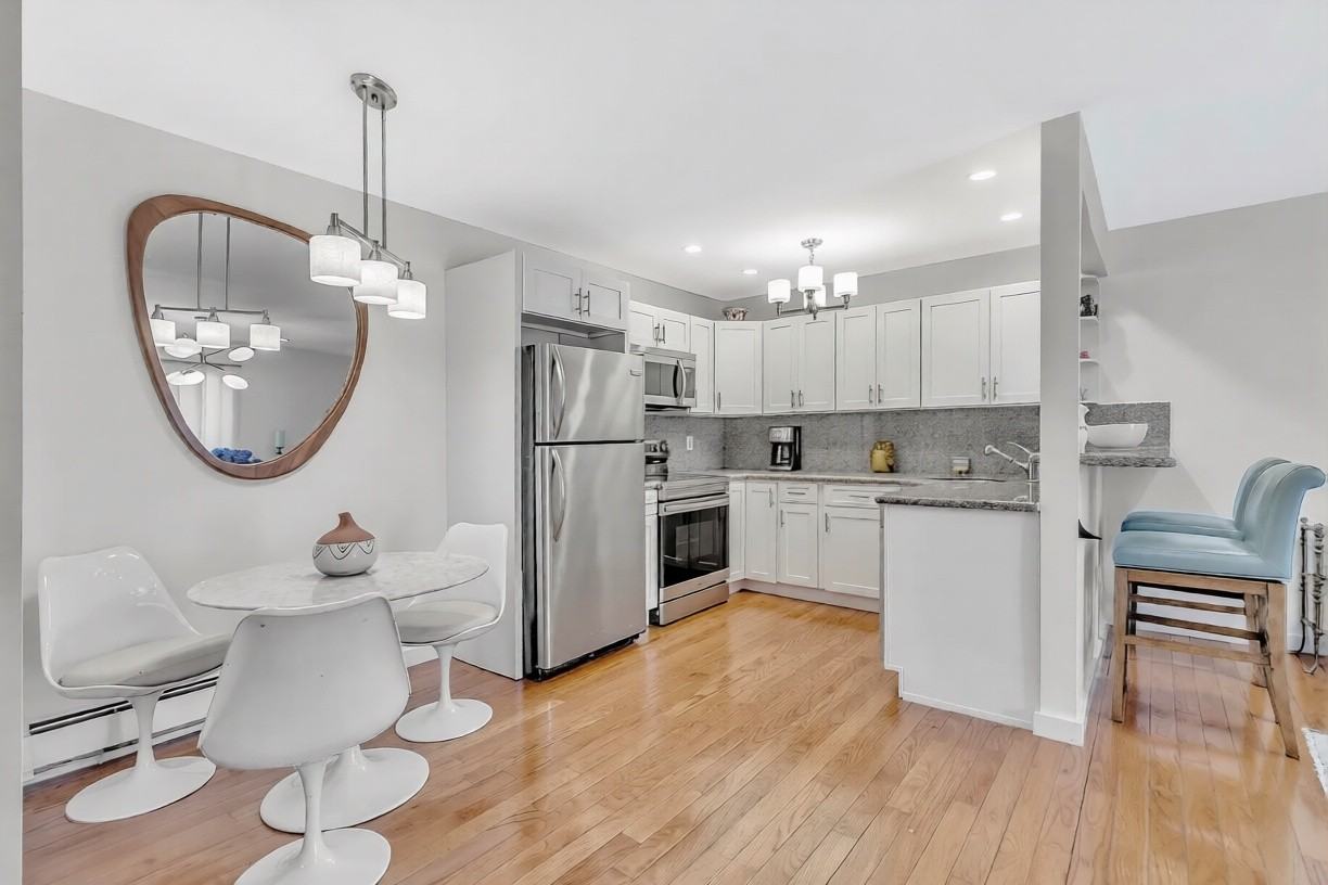 302 5th Ave - Photo 2 of 19