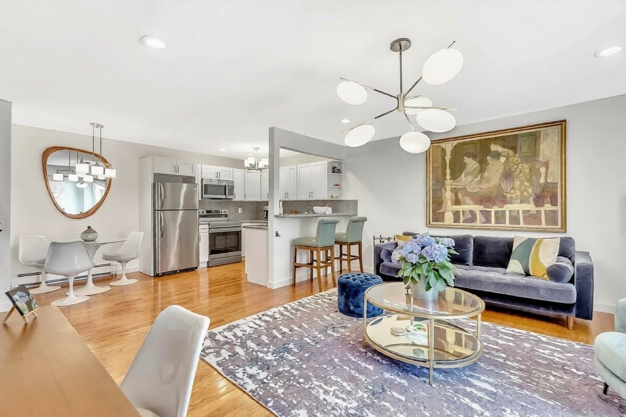 302 5th Ave - Photo 5 of 19