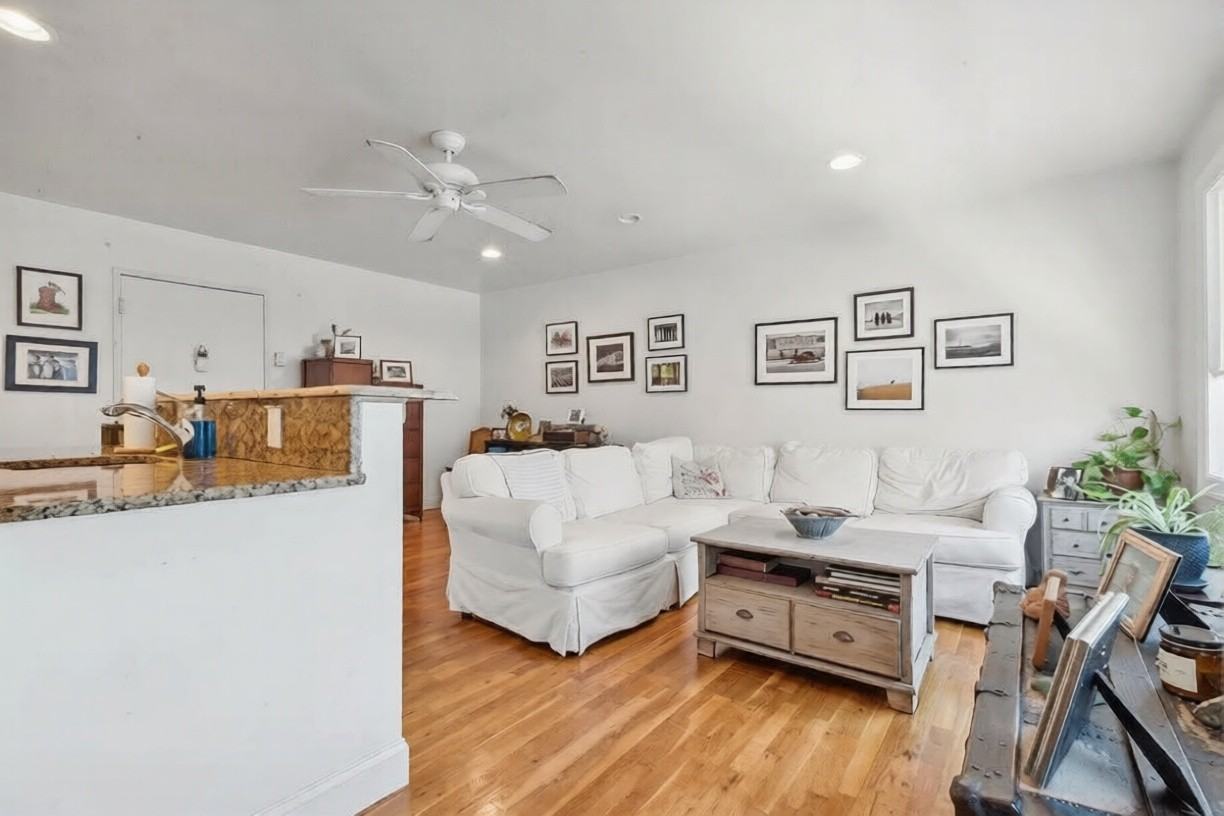 205 2nd Ave - Photo 4 of 11