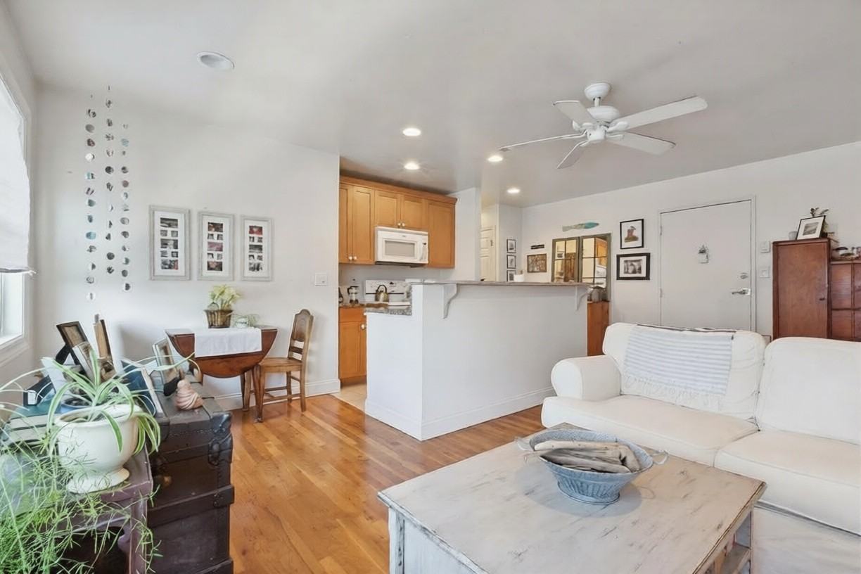 205 2nd Ave - Photo 7 of 11