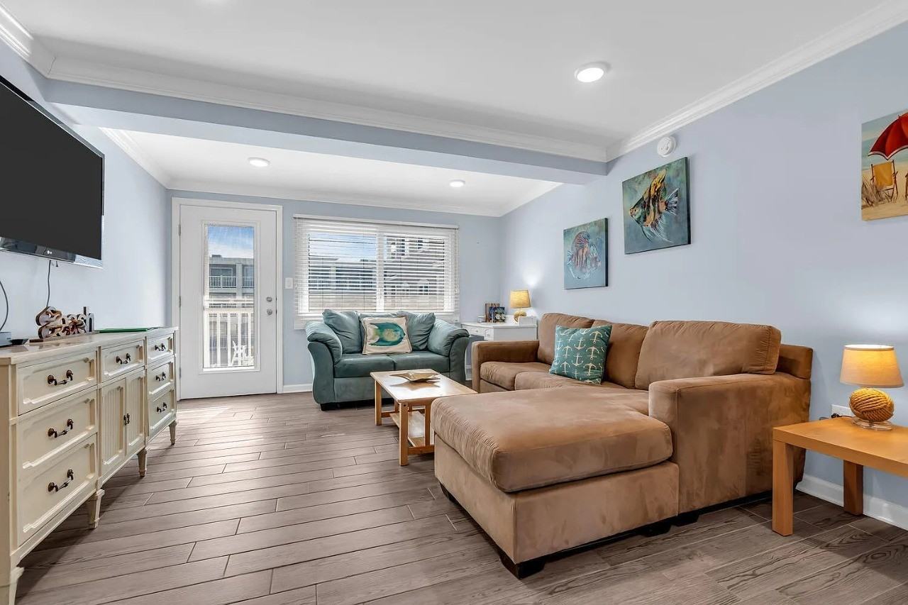 438 Highwayn - Photo 7 of 17