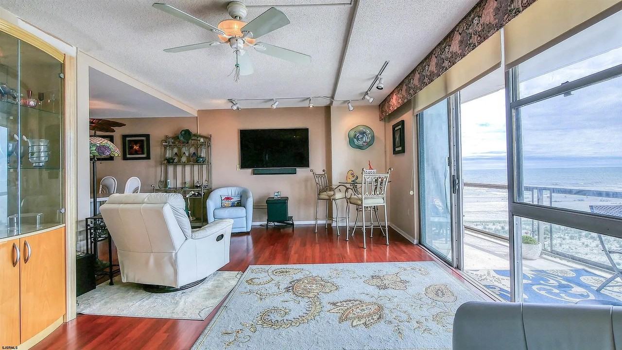 4800 Boardwalk - Photo 3 of 19