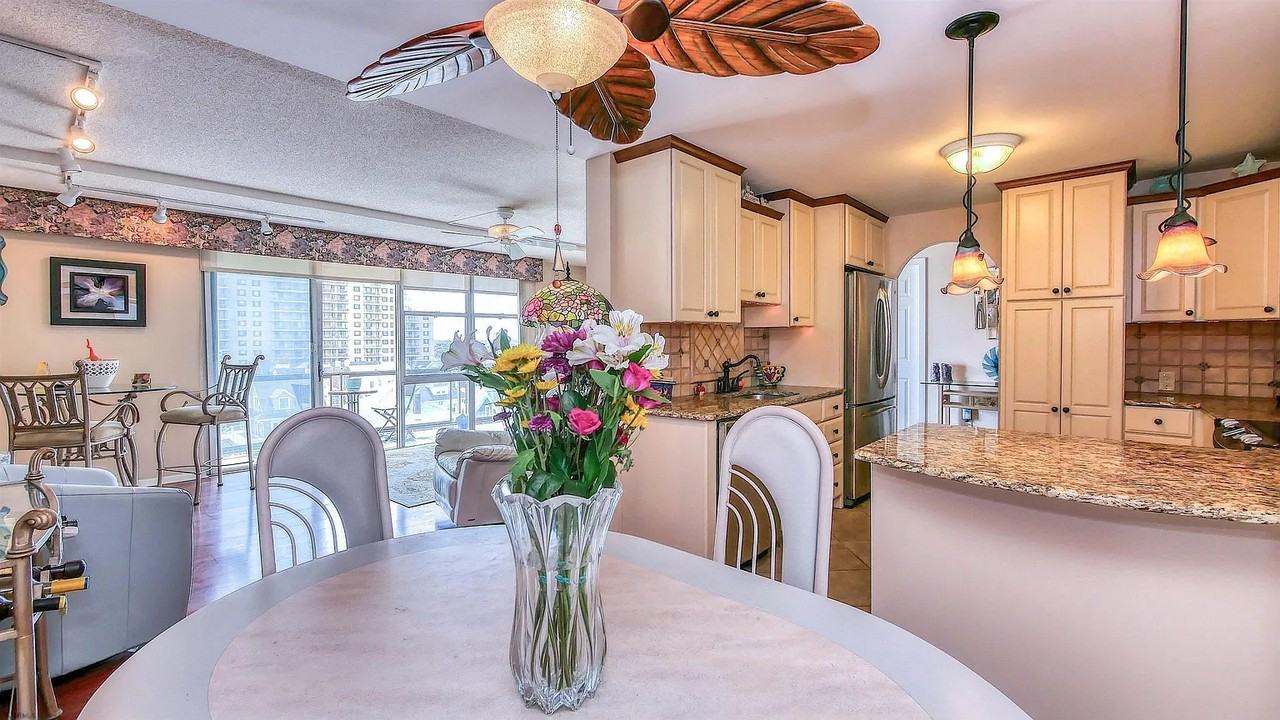 4800 Boardwalk - Photo 4 of 19