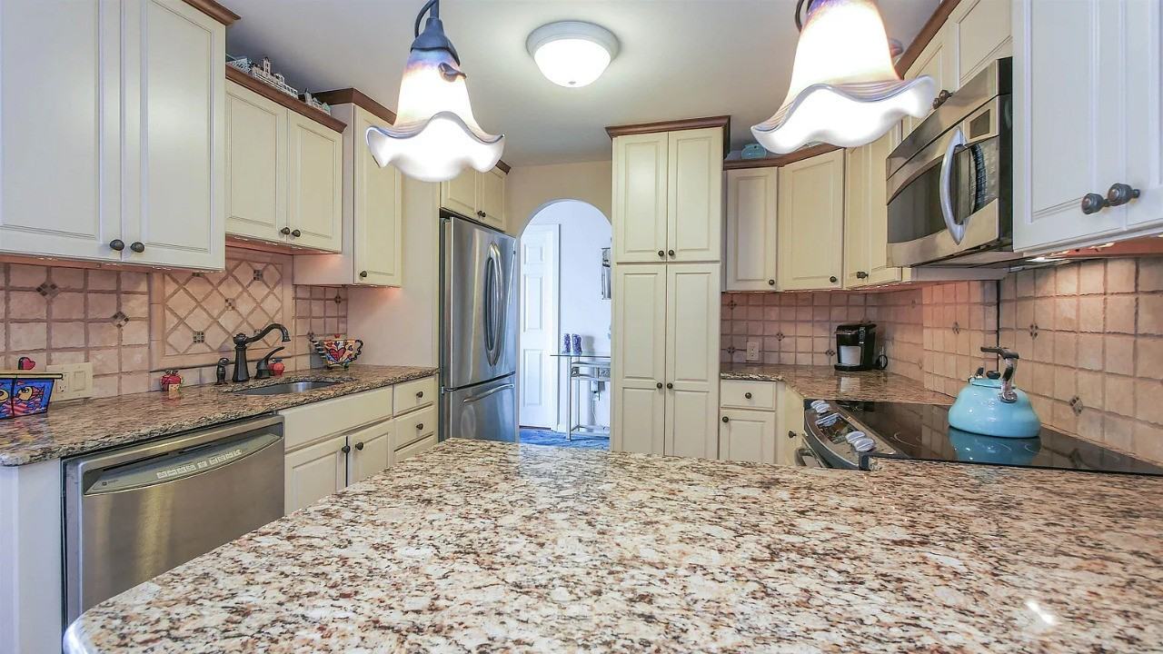 4800 Boardwalk - Photo 7 of 19