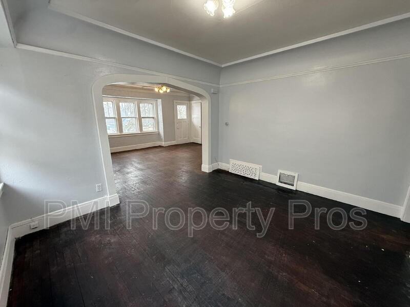 4028 N 13th St - Photo 2 of 11