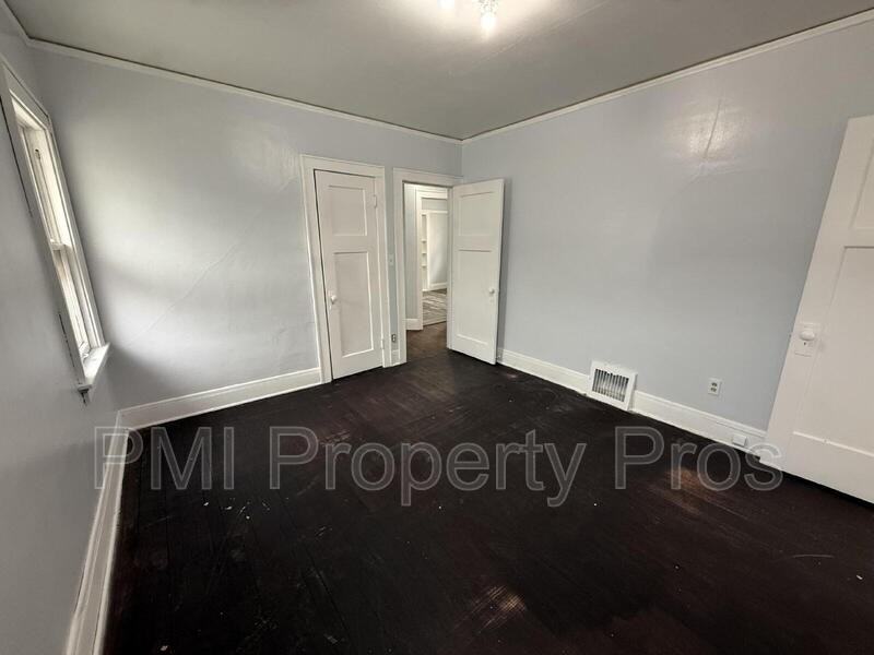 4028 N 13th St - Photo 4 of 11