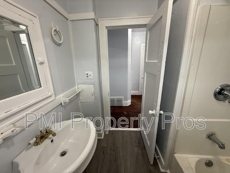 4028 N 13th St - Photo 7 of 11