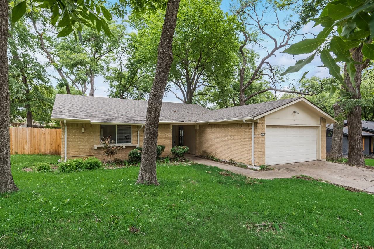 4 Eastlane Pl - Photo 2 of 16