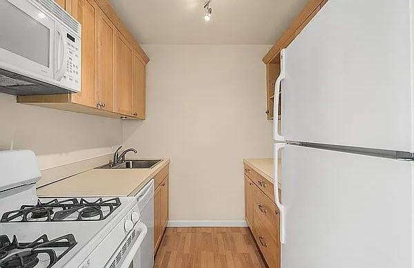 382 Central Park W #1U - Photo 6 of 6