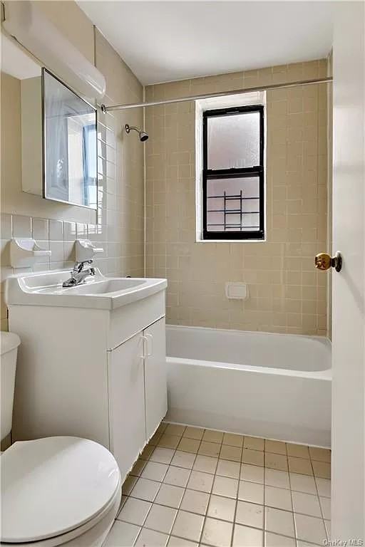 400 E 161st St #3A - Photo 7 of 9