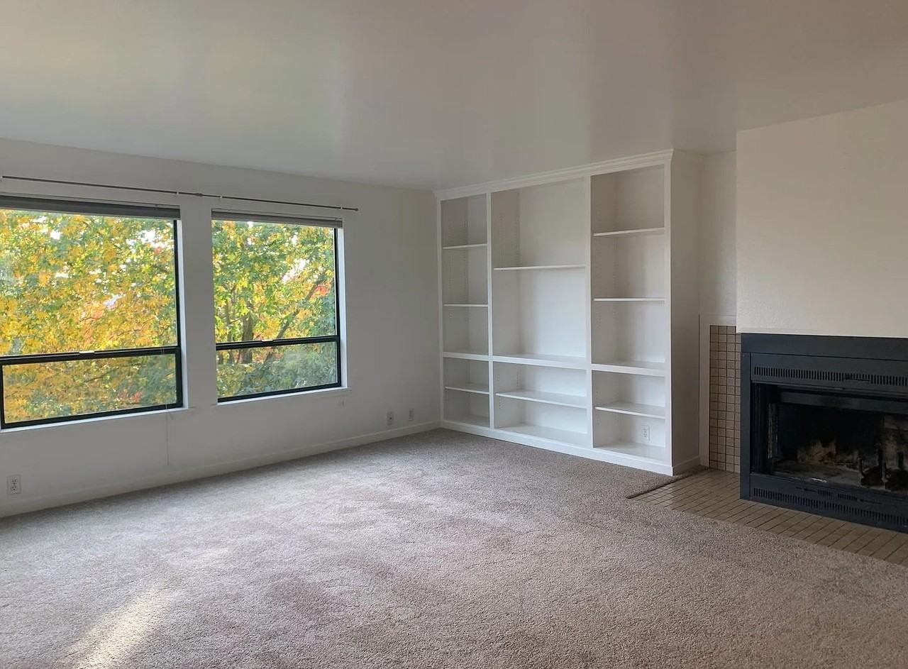 410 W Roy St #202 - Photo 3 of 13