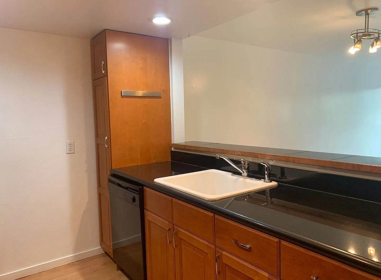 410 W Roy St #202 - Photo 7 of 13