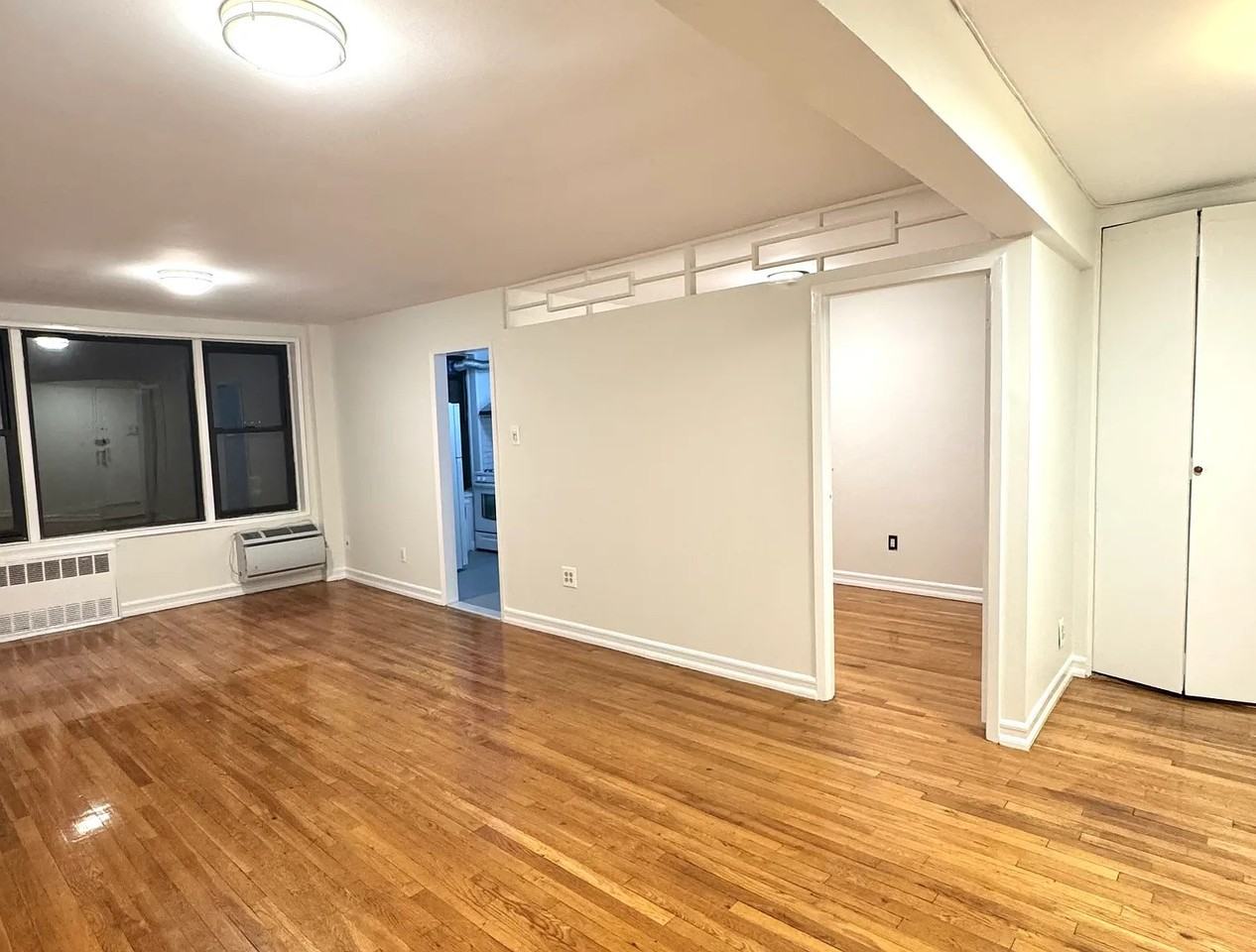 415 Beverley Rd #4U - Photo 7 of 12