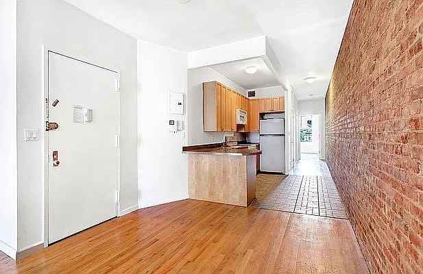 449 W 48th St #3E - Photo 2 of 11