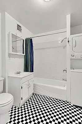 449 W 48th St #3E - Photo 5 of 11