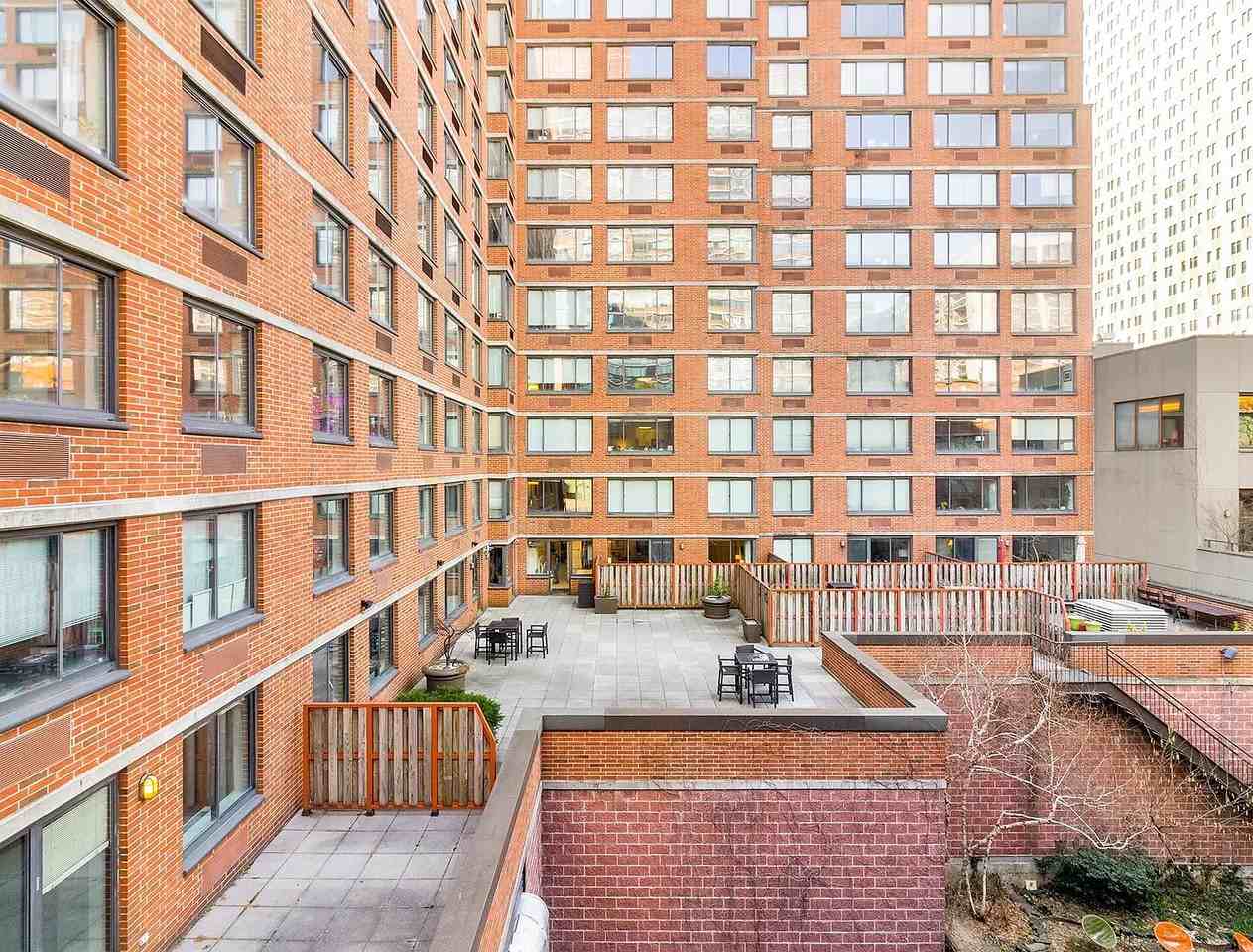 500 W 55th St #4E - Photo 7 of 9