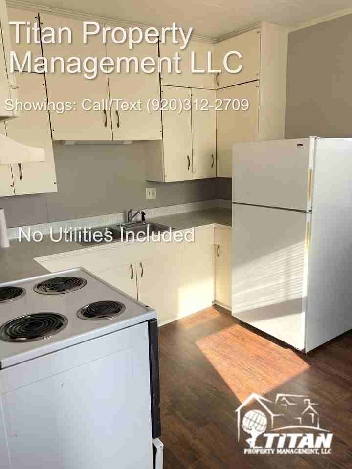 202 Oxford, Oshkosh - Photo 6 of 9