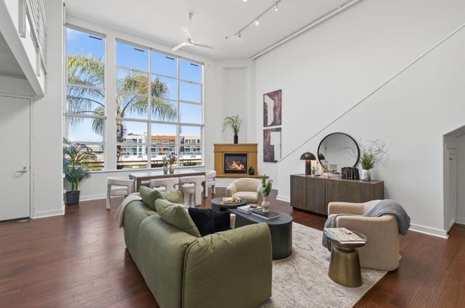 370 De Haro St - Photo 3 of 14