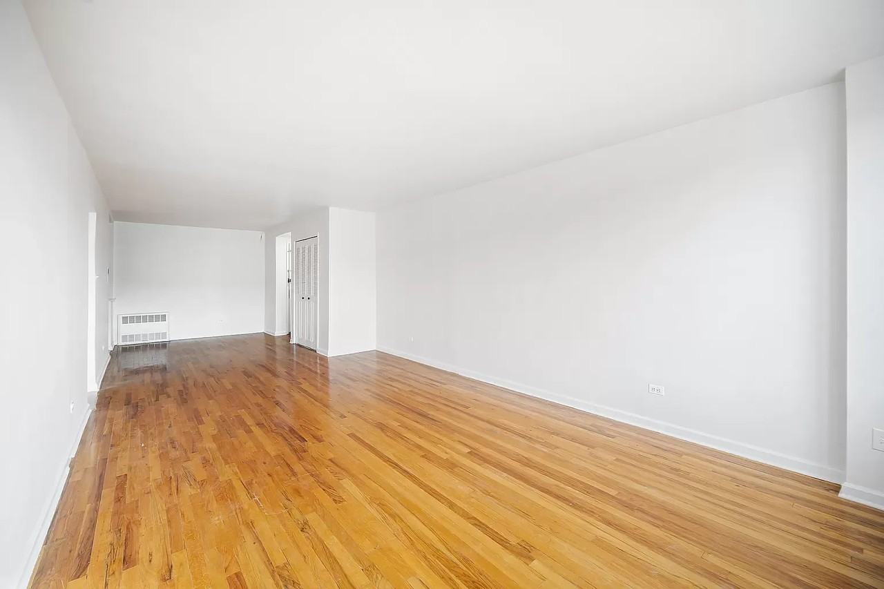 415 Argyle Rd #7R - Photo 3 of 6