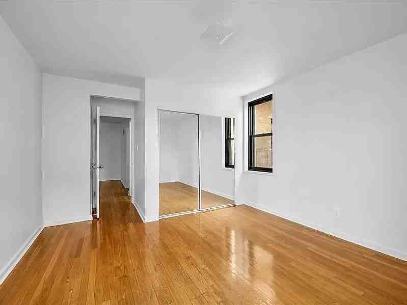 2 W End Ave #4G - Photo 7 of 11